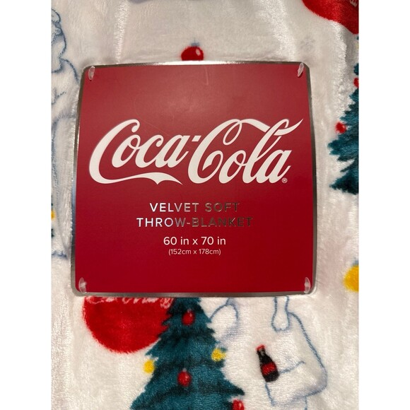 Viral Coca-Cola Christmas Blanket - Picture 2 of 4